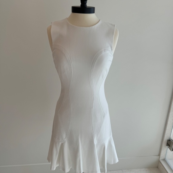 Diane Von Fürstenburg White Dress with Flounced Hem - Size 6 - Picture 5 of 7